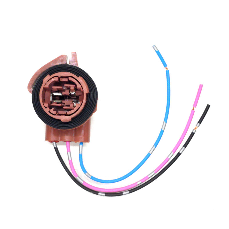 Linkz 3157 Bulb Socket – 3-Wire, 3-Tab Pigtail Connector