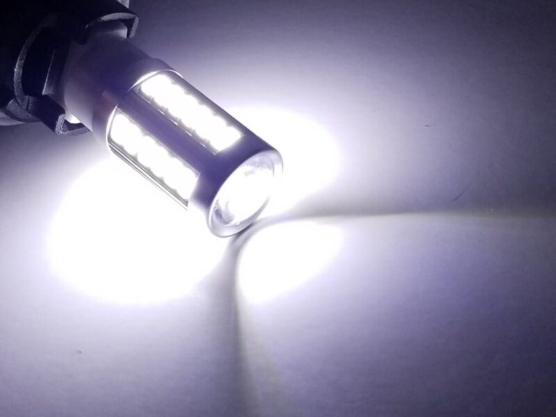 3157: Lumenz SL1 33-LED Bulb - Cool Blue 8000K