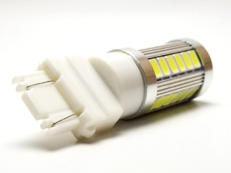 3157: Lumenz SL1 33-LED Bulb