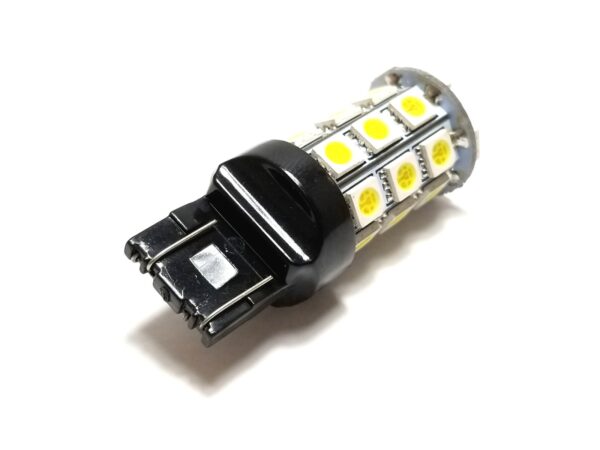 7443: Lumenz 5050 Series 27-LED Bulb