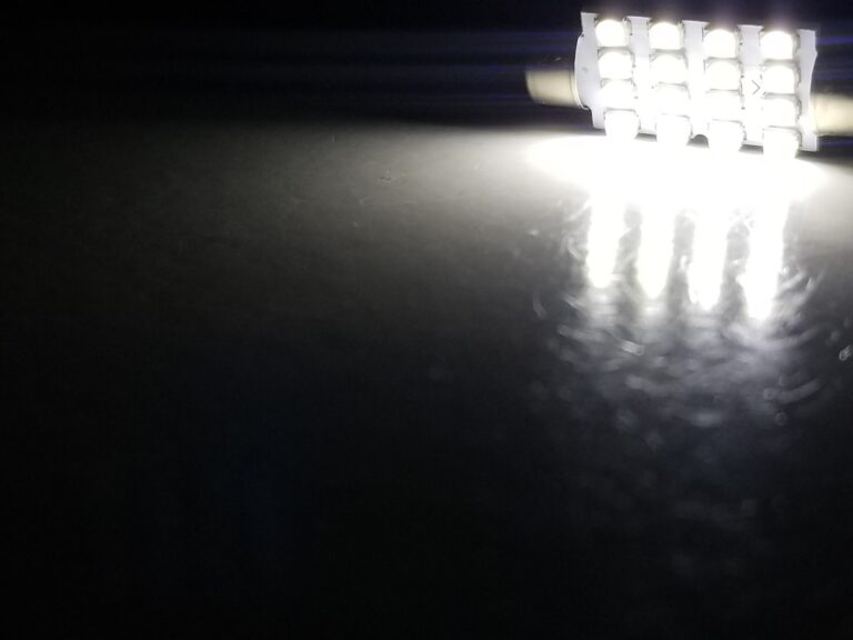 41mm: Lumenz 1210 Series 16-LED Bulb - 6000K Cool White
