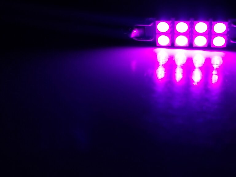 44mm: Lumenz 5050 Series 8-LED Rigid Loop Bulb - Pink