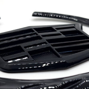 Gloss Black Wreath & Crest Emblem Grille Trunk 4-1/2 in., 1999-15 Cadillac